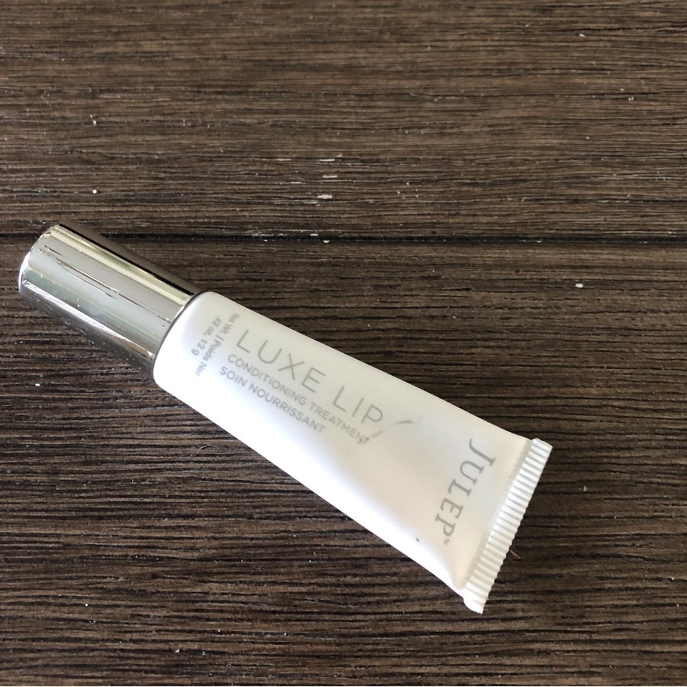 Julep Luxe Lip conditioning treatment